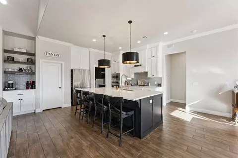 Kitchen - 1148 Colonial Ave, Tuttle, OK 73089 photo 2 of 6