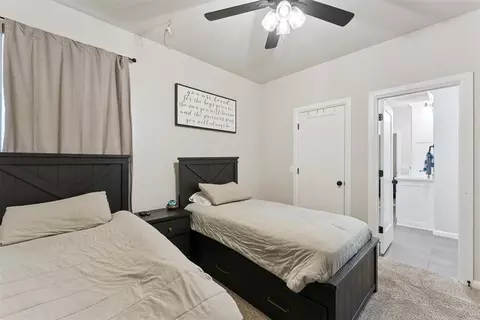 Bedroom - 1148 Colonial Ave, Tuttle, OK 73089 photo 4 of 6