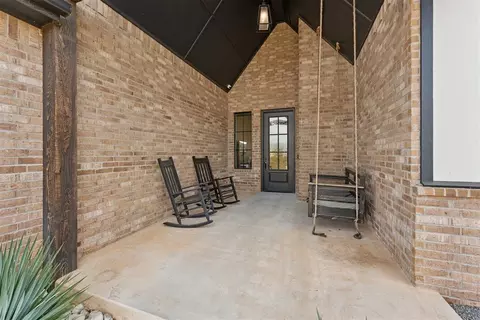 Exterior - 1148 Colonial Ave, Tuttle, OK 73089 photo 3 of 9