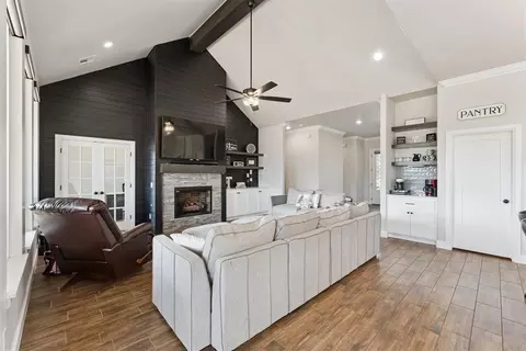 Living - 1148 Colonial Ave, Tuttle, OK 73089 photo 2 of 3