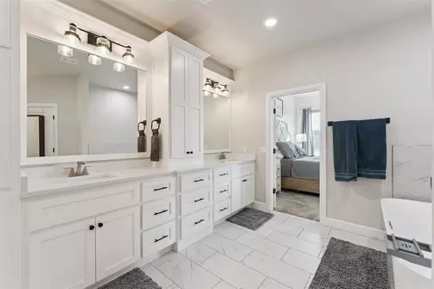 Entry Way - 1148 Colonial Ave, Tuttle, OK 73089 photo 5 of 5