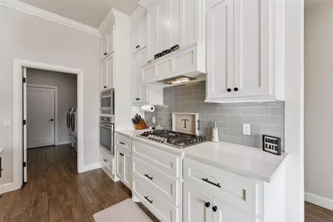 Kitchen - 1148 Colonial Ave, Tuttle, OK 73089 photo 6 of 6