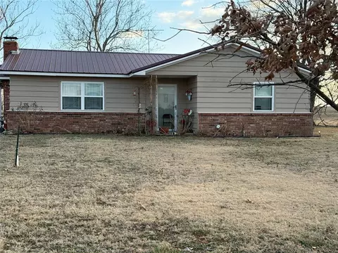 354711 E 1040, Prague, OK 74864