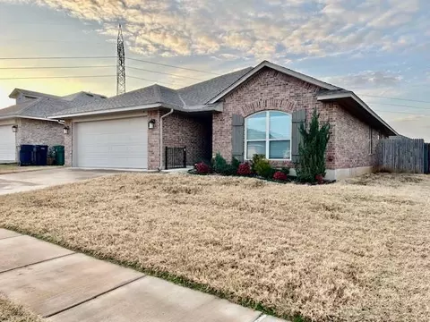 11004 NW 98th St, Yukon, OK 73099