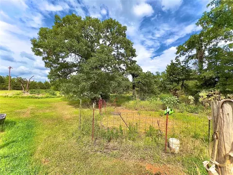 Exterior - 12100 Bart Dr, Guthrie, OK 73044 photo 10 of 20