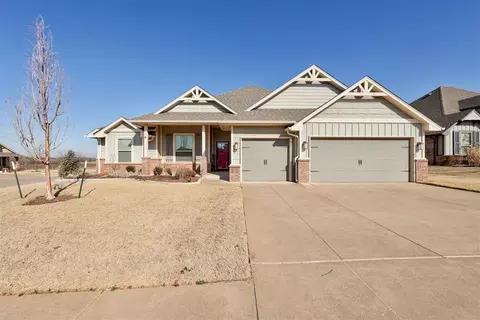 10117 NW 143rd St, Yukon, OK 73099