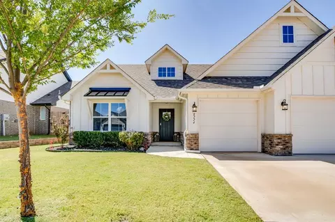 8224 NW 151st St, Edmond, OK 73013
