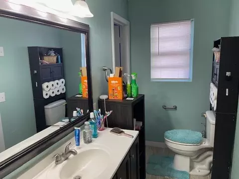 Bath - 22 E Anchor Dr, Sayre, OK 73662 photo 2 of 3