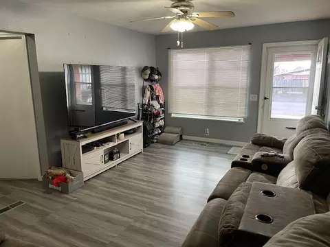 Living - 22 E Anchor Dr, Sayre, OK 73662 photo 2 of 2