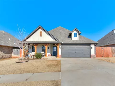 18713 Autumn Grove Dr, Edmond, OK 73012