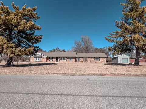 809 W Fastrunner Rd, Fort Cobb, OK 73038
