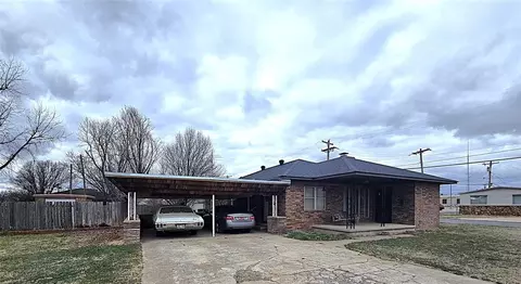 419 N Harmon Ave, Watonga, OK 73772