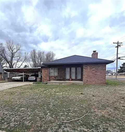 Exterior - 419 N Harmon Ave, Watonga, OK 73772 photo 2 of 4