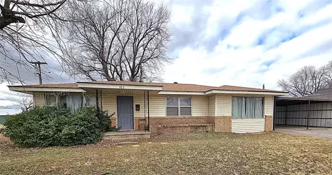 403 N Harmon Ave, Watonga, OK 73772