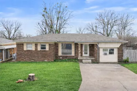 711 Cinmac St, Lindsay, OK 73052