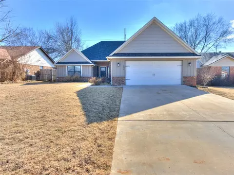 Exterior - 604 Silver Maple Ln, Noble, OK 73068 photo 5 of 8