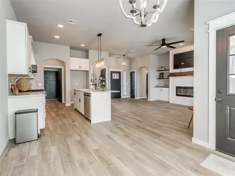 Entry Way - 604 Silver Maple Ln, Noble, OK 73068 photo 5 of 5