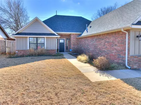 Exterior - 604 Silver Maple Ln, Noble, OK 73068 photo 2 of 8