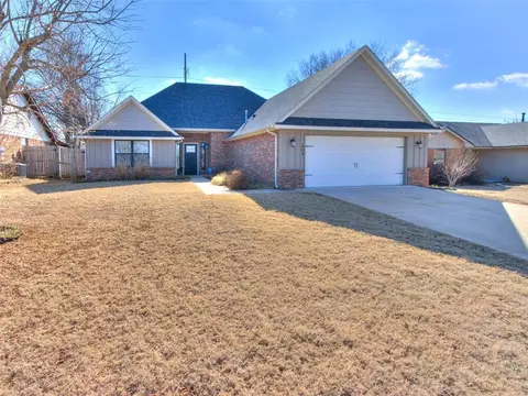 Exterior - 604 Silver Maple Ln, Noble, OK 73068 photo 3 of 8
