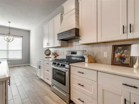 Kitchen - 604 Silver Maple Ln, Noble, OK 73068 photo 2 of 4