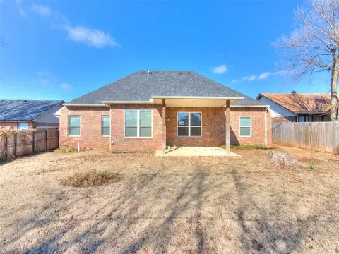 Exterior - 604 Silver Maple Ln, Noble, OK 73068 photo 7 of 8