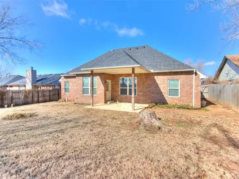 Exterior - 604 Silver Maple Ln, Noble, OK 73068 photo 6 of 8