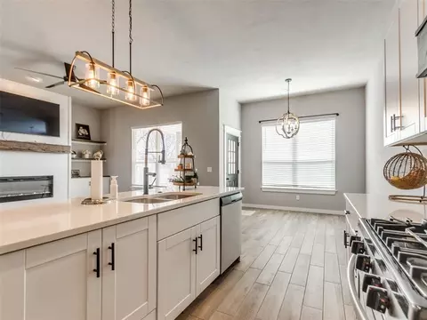 Kitchen - 604 Silver Maple Ln, Noble, OK 73068 photo 4 of 4