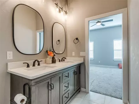 Bath - 604 Silver Maple Ln, Noble, OK 73068 photo 5 of 5