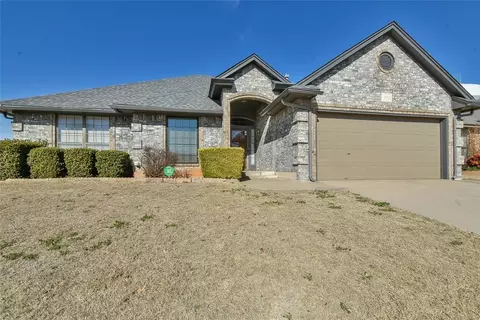 1401 NE 11 St, Moore, OK 73160