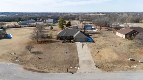 307 Willow Creek Dr, Tuttle, OK 73089 photo 4