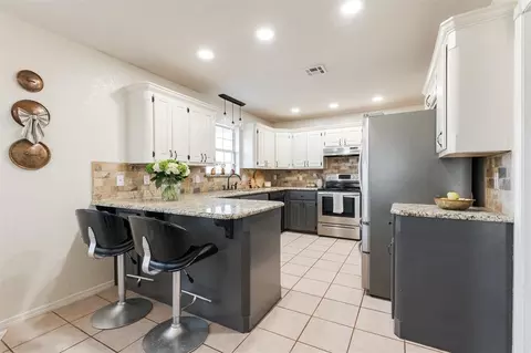 307 Willow Creek Dr, Tuttle, OK 73089 photo 3