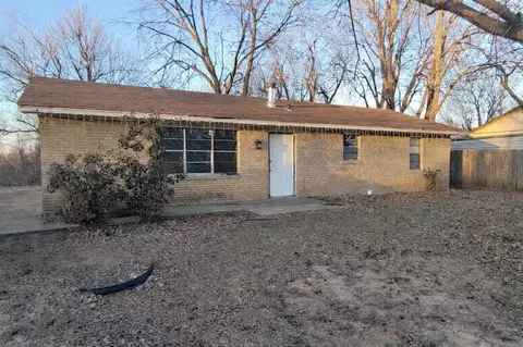 18069 NE 27th St, Harrah, OK 73045
