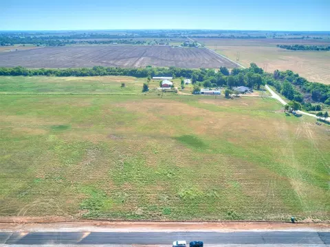979 Rylee Ln, Tuttle, OK 73089 photo 2