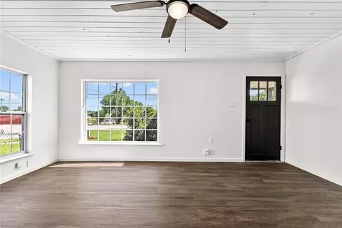 Living - 404 S Broadway Ave, Binger, OK 73009 photo 3 of 4