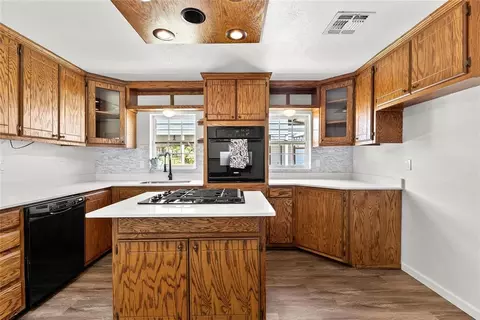 Kitchen - 404 S Broadway Ave, Binger, OK 73009 photo 2 of 3