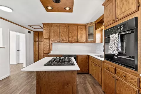 Kitchen - 404 S Broadway Ave, Binger, OK 73009 photo 3 of 3