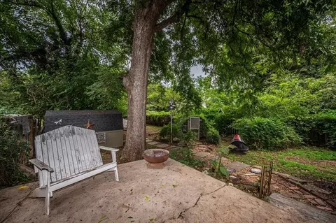 Exterior - 322 E Warner Ave, Guthrie, OK 73044 photo 6 of 9