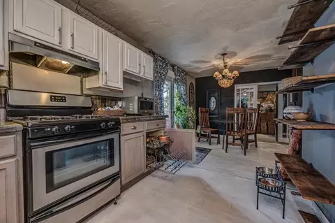 Kitchen - 322 E Warner Ave, Guthrie, OK 73044 photo 2 of 4