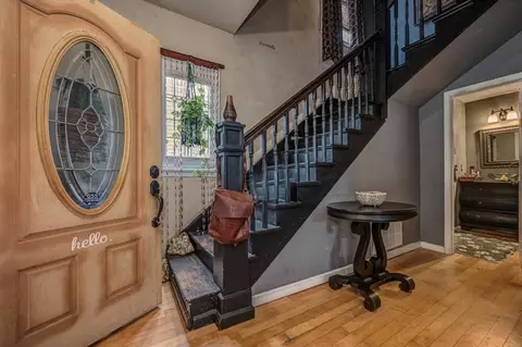 Entry Way - 322 E Warner Ave, Guthrie, OK 73044 photo 1 of 3