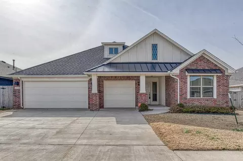 13324 SW 8th St, Yukon, OK 73099