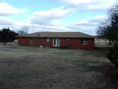 Exterior - 103355 S 3350 Rd, Mcloud, OK 74851 photo 13 of 16