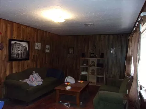 Living - 103355 S 3350 Rd, Mcloud, OK 74851 photo 2 of 5