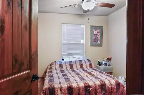 Bedroom - 740384 S 3480 Rd, Cushing, OK 74023 photo 3 of 4