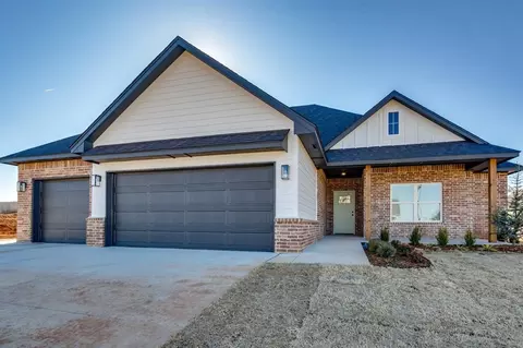 11704 NW 106th St, Yukon, OK 73099