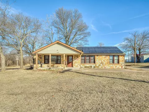 209 W Etowah Rd, Noble, OK 73068
