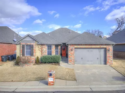 3716 Oakridge Cir, Edmond, OK 73034