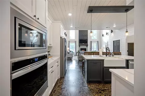 Kitchen - 2293 Camp Ranch Rd, Broken Bow, OK 74728 photo 6 of 7