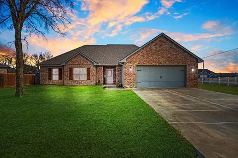 597 Edgewood Cir, Durant, OK 74701