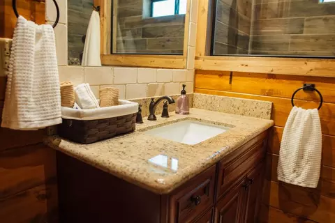Bath - Undisclosed, Broken Bow, OK 74728 photo 1 of 4