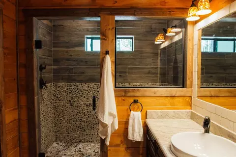 Bath - Undisclosed, Broken Bow, OK 74728 photo 4 of 4